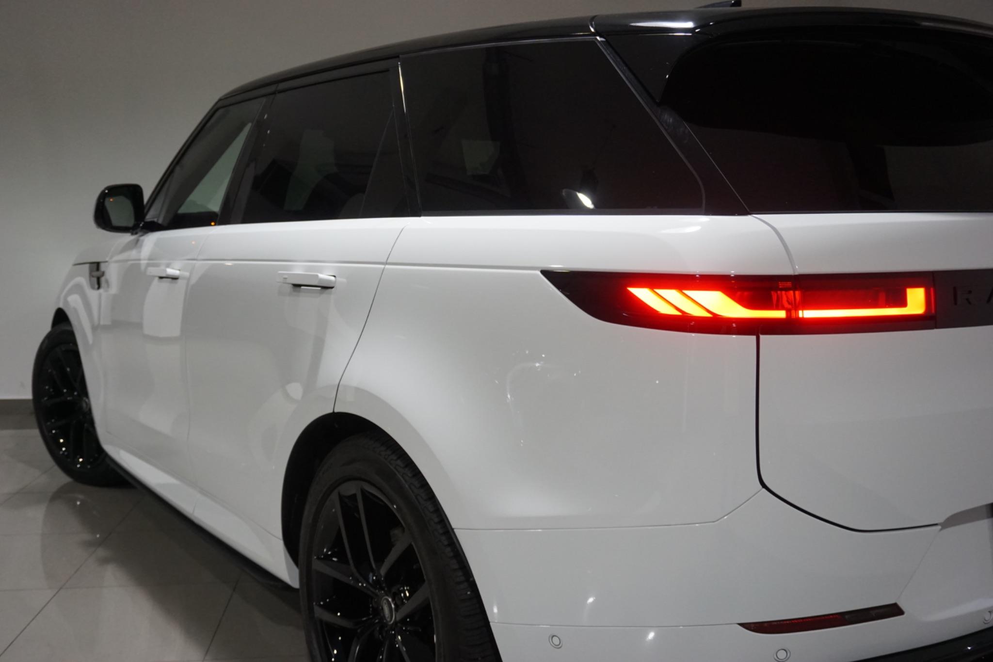 Land Rover Range Rover Sport 3.0 D300 MHEV Dynamic SE Auto 4WD Euro 6 (s/s) 5dr